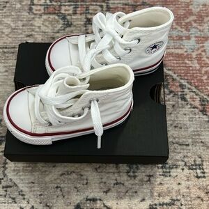 White Hi-Top Converse, Sz 4